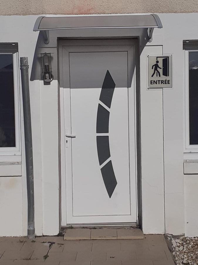 11 - Tres Joli 2 Pieces Tout Equipe Pour 1 A 5 Personnes, Vue Sur Parc Arbore, Parking Privatif Gratuit, Grand Fourgon Possible, Tout Le Linge De Maison Est Fourni Razac-sur-lʼIsle Exterior foto