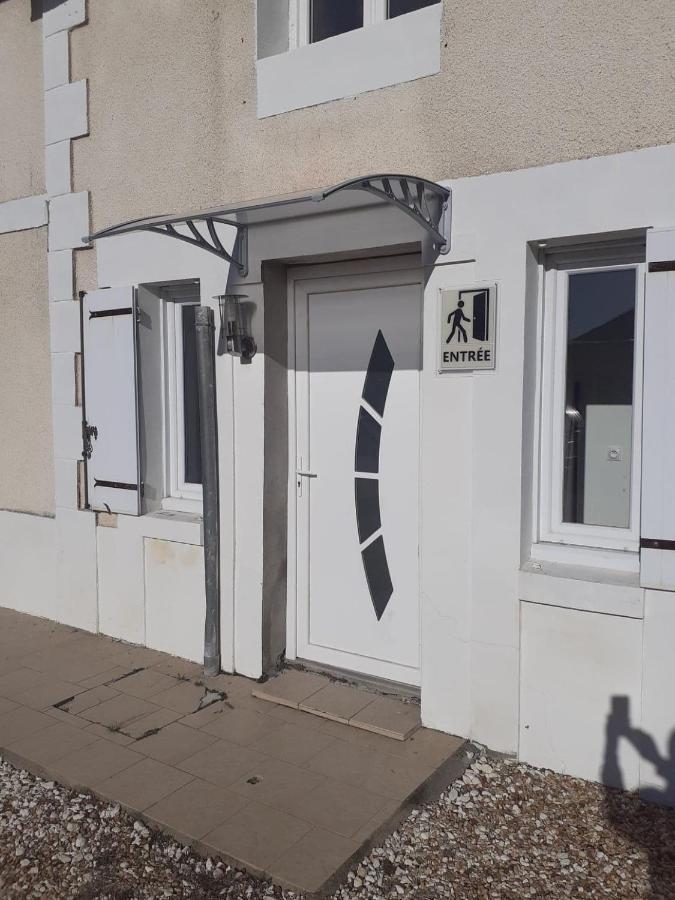 11 - Tres Joli 2 Pieces Tout Equipe Pour 1 A 5 Personnes, Vue Sur Parc Arbore, Parking Privatif Gratuit, Grand Fourgon Possible, Tout Le Linge De Maison Est Fourni Razac-sur-lʼIsle Exterior foto