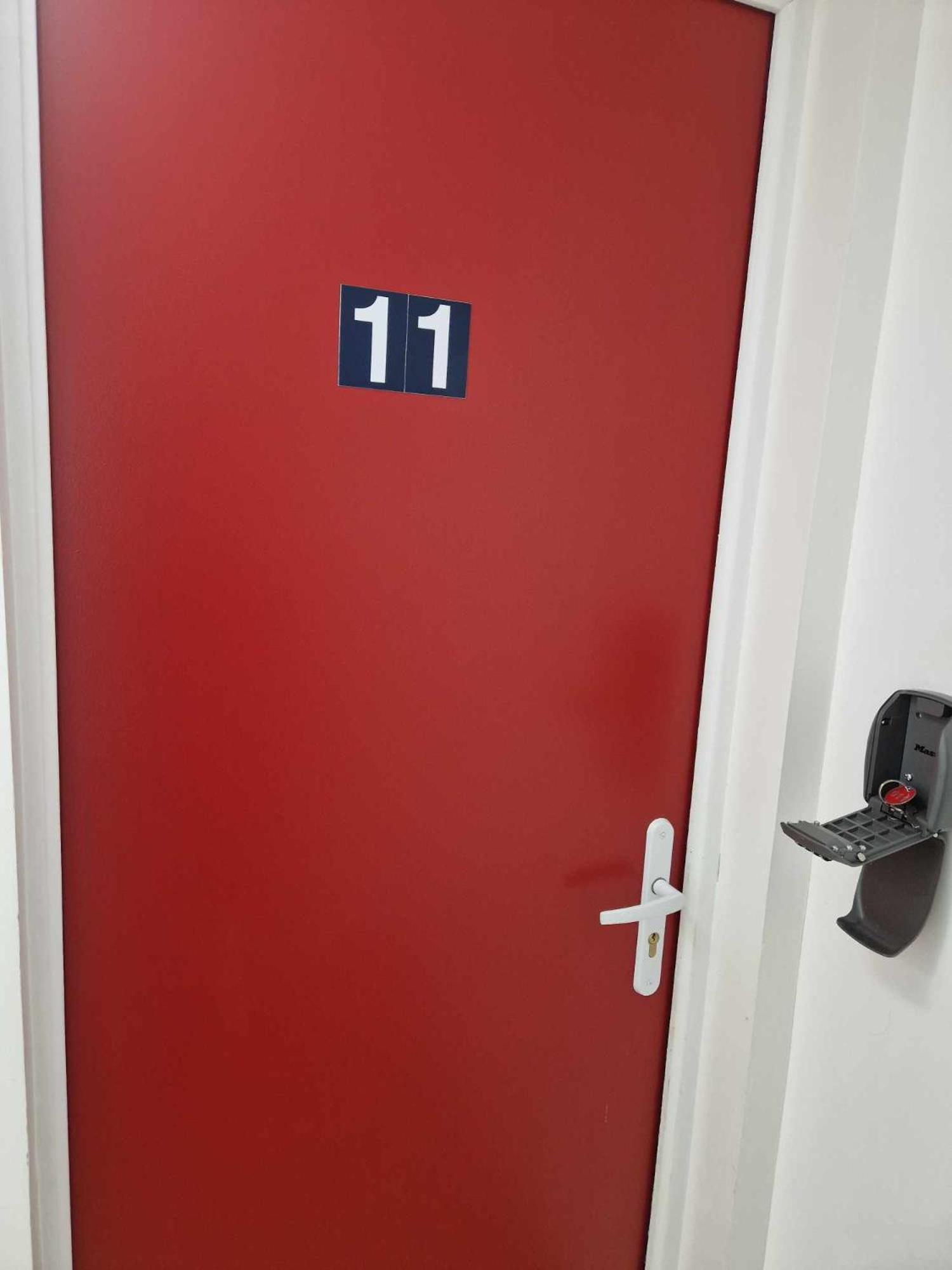 11 - Tres Joli 2 Pieces Tout Equipe Pour 1 A 5 Personnes, Vue Sur Parc Arbore, Parking Privatif Gratuit, Grand Fourgon Possible, Tout Le Linge De Maison Est Fourni Razac-sur-lʼIsle Exterior foto